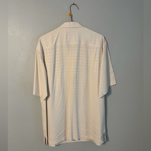 Tommy Bahama Silk Short Sleeve Button Down Casual/Dress Shirt - Picture 2 of 3